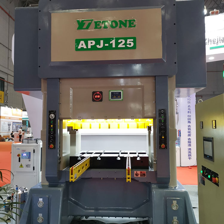 Pressa ad alta velocità per laminazione a ventola